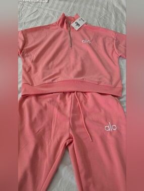 ALO Yoga Coral Pink Cropped Half-Zip Sweatshirt & Joggers Set
